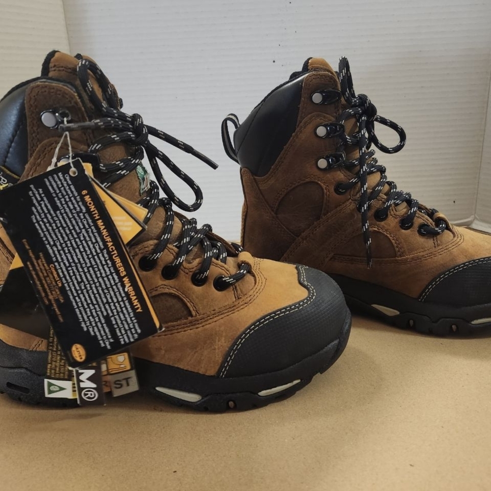 Women's CSA Oliver safety boots size 5, brandnew